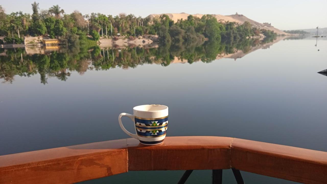 Houseboat Hotel And Nile Cruises Zainoba Aswan Exterior foto